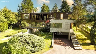 Vyvarovat se poklesků i snobství. Idealisticky stavěná Kellnerova vila ve Vraném je na prodej Vyvarovat se poklesků i snobství. Idealisticky stavěná Kellnerova vila ve Vraném je na prodej