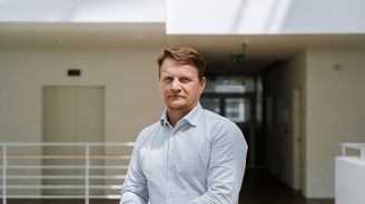 Hodinová sazba je nesmysl. Mladí se musí naučit být lepší než AI, říká řídící partner PwC Legal Hodinová sazba je nesmysl. Mladí se musí naučit být lepší než AI, říká řídící partner PwC Legal