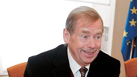Václav Havel a Petr Kolář na konferenci Rozšířená Evropa, 2004