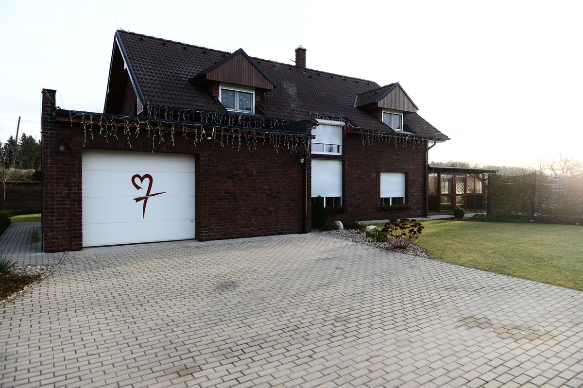 Zpěvákova vila pražské v Uhříněvsi je v nabídce realitní kanceláře za 29 950 000 Kč.