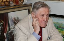 Petr Kostka (84): Vážná operace páteře!