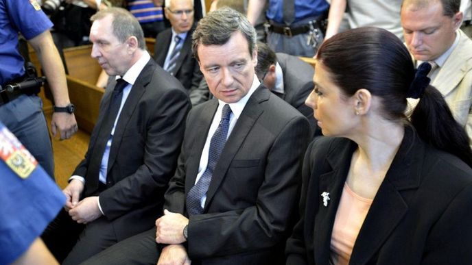 Petr Kott, David Rath a Kateřina Pancová na lavici obžalovaných.