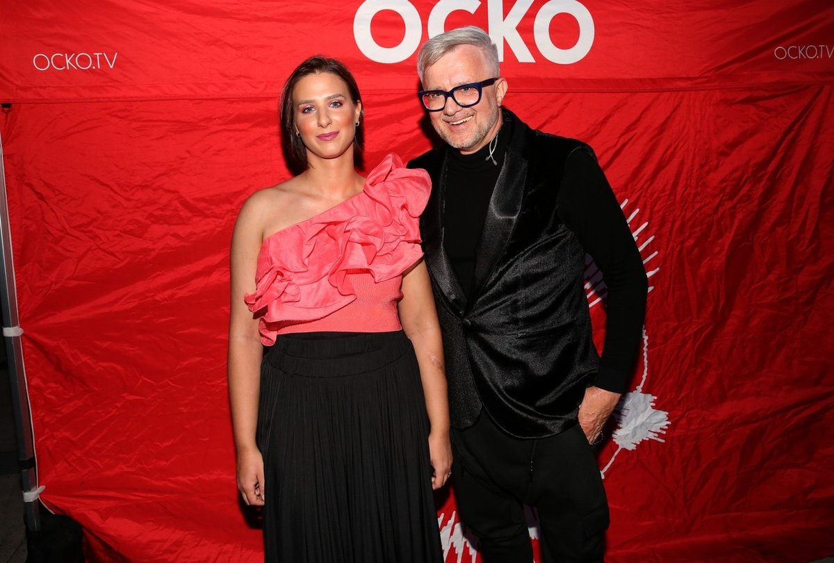 Petr Kotvald ukázal svou půvabnou dceru Viktorku, která je zároveň jeho vokalistkou.