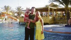 Rodina Petra K. na dovolené v Tunisku v roce 2008.
