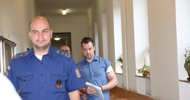ONLINE 14. den soudu s Petrem Kramným: Přinese další »trumf« obhajoby nové poznatky?