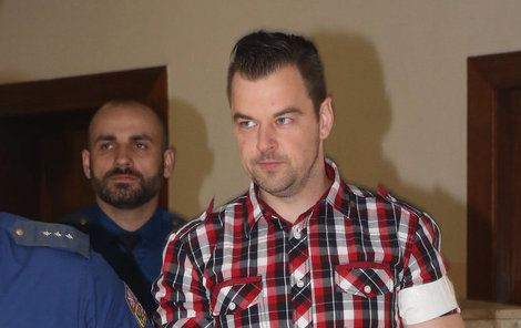 Petr Kramný si odpykává 28 let ve vězení.
