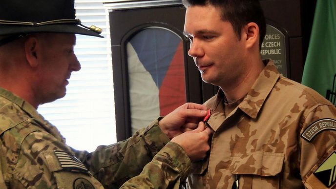 Petr Liška, český voják v Afghánistánu, který obdržel vysoké americké vyznamenání Bronzovou hvězdu.