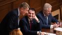 Petr Macinka (Motoristé) s Andrejem Babišem (ANO) ve Sněmovně (březen 2026) Petr Macinka (Motoristé) s Andrejem Babišem (ANO) ve Sněmovně (březen 2026)
