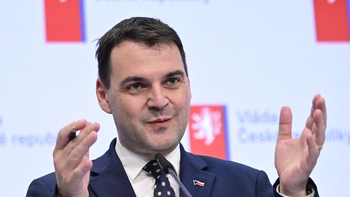 Česká účast na Expo 2025 v Ósace se podle ministra zahraničí Petra Macinky prodražila na více než dvojnásobek původního rozpočtu. Česká účast na Expo 2025 v Ósace se podle ministra zahraničí Petra Macinky prodražila na více než dvojnásobek původního rozpočtu.