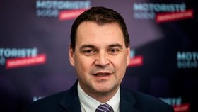 Ministr zahraničí Petr Macinka (Motoristé) během komunálních voleb 2026