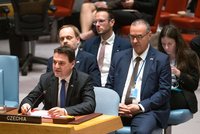 „Pítr Mačinka.“ Šéf Motoristů je v USA, jednal s poradcem Vance i čínským ministrem zahraničí