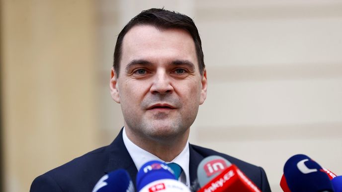 Prezident možná nemá přesné informace, míní šéf Motoristů Petr Macinka. Prezident možná nemá přesné informace, míní šéf Motoristů Petr Macinka.