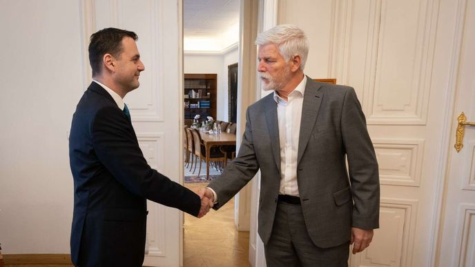 Předseda Motoristů Petr Macinka na jednání s prezidentem Petrem Pavlem (20. 11. 2025) Předseda Motoristů Petr Macinka na jednání s prezidentem Petrem Pavlem (20. 11. 2025)