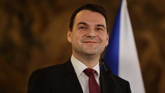 Petr Macinka třídí voliče Motoristů jako Popelka hrách. Čísla z nového průzkumu ho mohou překvapit Petr Macinka třídí voliče Motoristů jako Popelka hrách. Čísla z nového průzkumu ho mohou překvapit