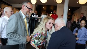 Petr Nečas po rozvodu s Janou: Překvapili na Klausově oslavě, přišli společně (18.6.2026).