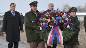 Premiér Nečas na návštěvě v bývalém koncetračním táboře Dachau