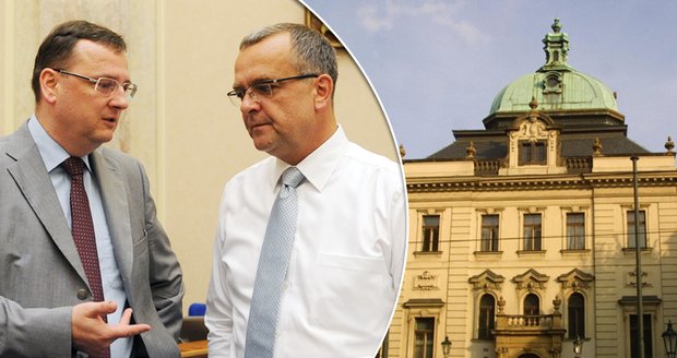 Nečas a spol. v ohrožení? Před budovou vlády se pohyboval muž s výbušninou