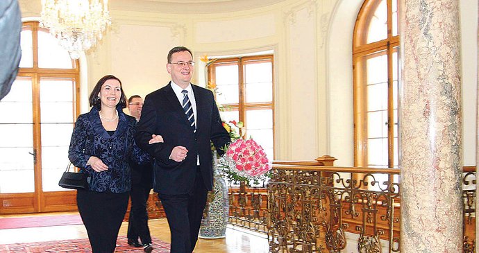 Poslední oficiální foto manželů Nečasových je dva roky staré. Od té doby se na veřejnosti spolu neukazovali.