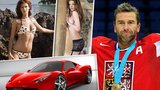 Opora hokejové  reprezentace Petr Nedvěd: Milovník krásných žen a aut