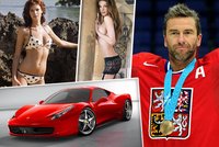 Opora hokejové reprezentace Petr Nedvěd: Milovník krásných žen a aut