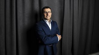 Hrozí propouštění, dodavatelé padají do insolvencí každý měsíc, varuje šéf autoskupiny JTEKT Hrozí propouštění, dodavatelé padají do insolvencí každý měsíc, varuje šéf autoskupiny JTEKT