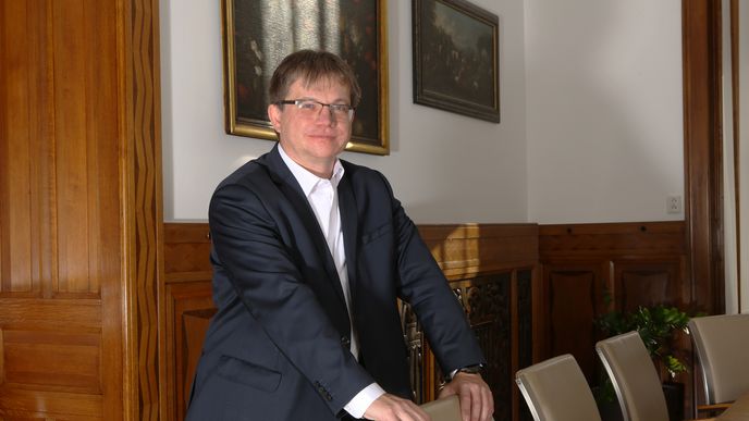 Petr Očko se stal novým generálním ředitelem Svazu průmyslu a dopravy ČR. Petr Očko se stal novým generálním ředitelem Svazu průmyslu a dopravy ČR.
