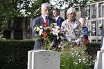 Prezident Petr Pavel s první dámou Evou položili květiny u hrobu pilota britského Královského letectva (RAF) Zdeňka Dondy, který zahynul poblíž Brugg v prosinci 1944. (3.10.2023)