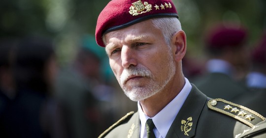 Kdo je generál Petr Pavel: Nejvýše postavený muž NATO, válečný hrdina, bývalý komunista i možný prezident
