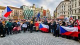Stojíme za prezidentem! Náměstí v Česku se zaplnila na podporu Petra Pavla
