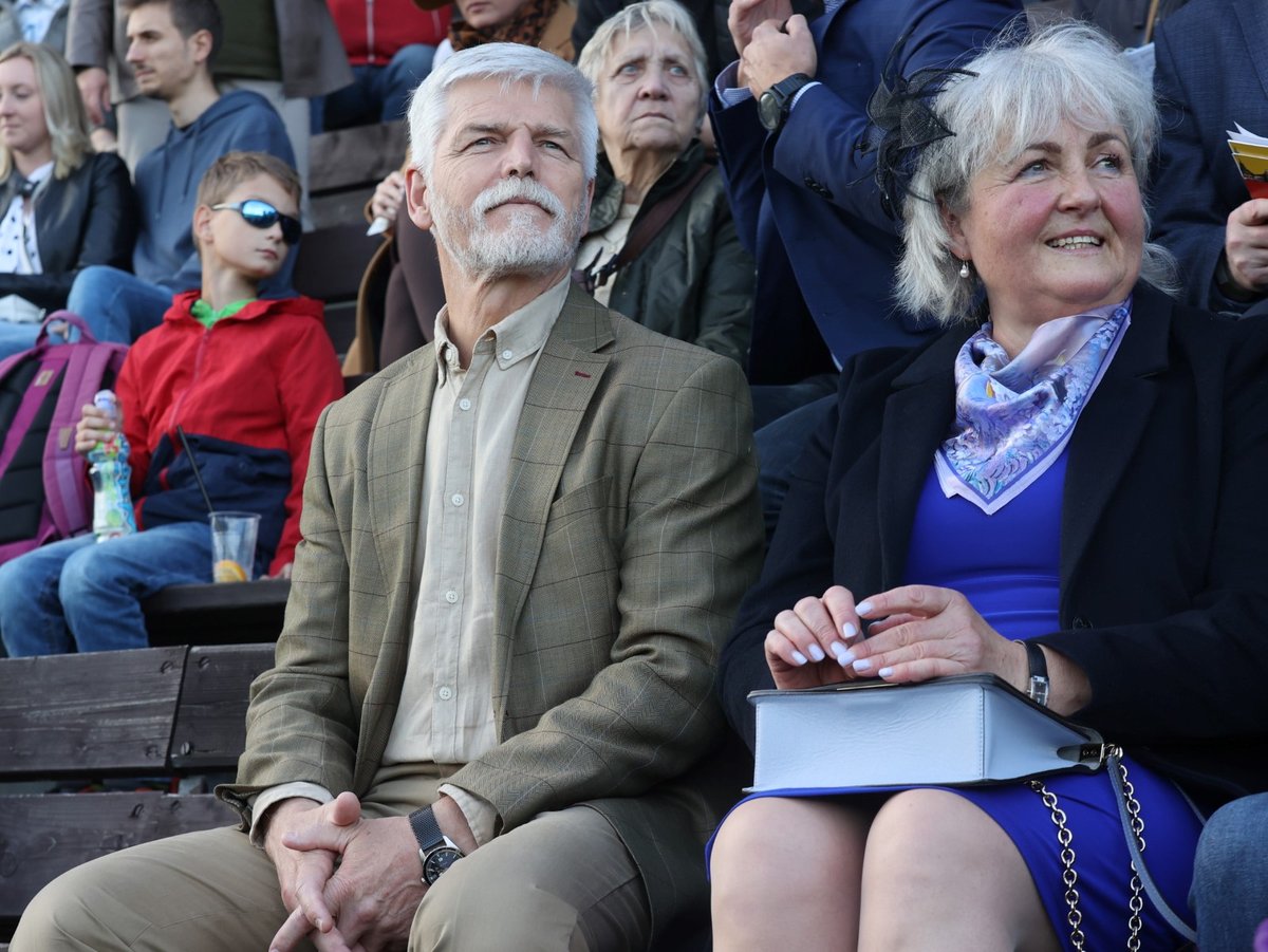 Petr Pavel s kancléřkou Janou Vohralíkovou na Ceně prezidenta republiky v Chuchli. (22.10.2023)