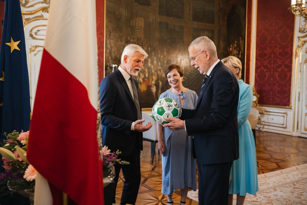 Petra Pavla a Evu Pavlovou v Rakousku přijal rakouský prezident Alexander Van der Bellen s chotí (1. 6. 2023).