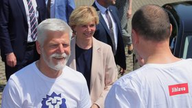 Prezident Petr Pavel s manželkou Evou na návštěvě outdoor sportoviště Český mlýn v Jihlavě (25. 5. 2023)