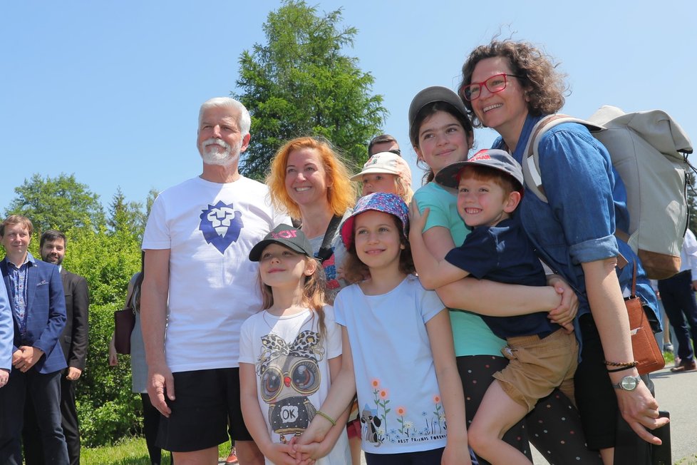 Prezident Petr Pavel s manželkou Evou na návštěvě outdoor sportoviště Český mlýn v Jihlavě. (25.5.2023)