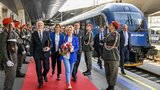 Pavel s první dámou vlakem v Rakousku: Po slávě na nádraží večeře se Schwarzenbergem v Práteru