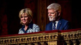 Petr Pavel a Eva Pavlová na předávání Cen Paměti národa v Národním divadle (17.11.2023)