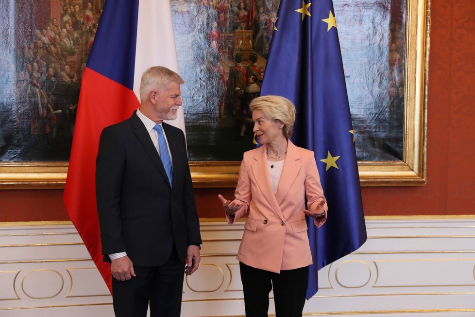 - Prezident Petr Pavel dnes vpodvečer přijal na Pražském hradě předsedkyni Evropské komise (EK) Ursulu Von der Leyenovou. (2.5.2023)