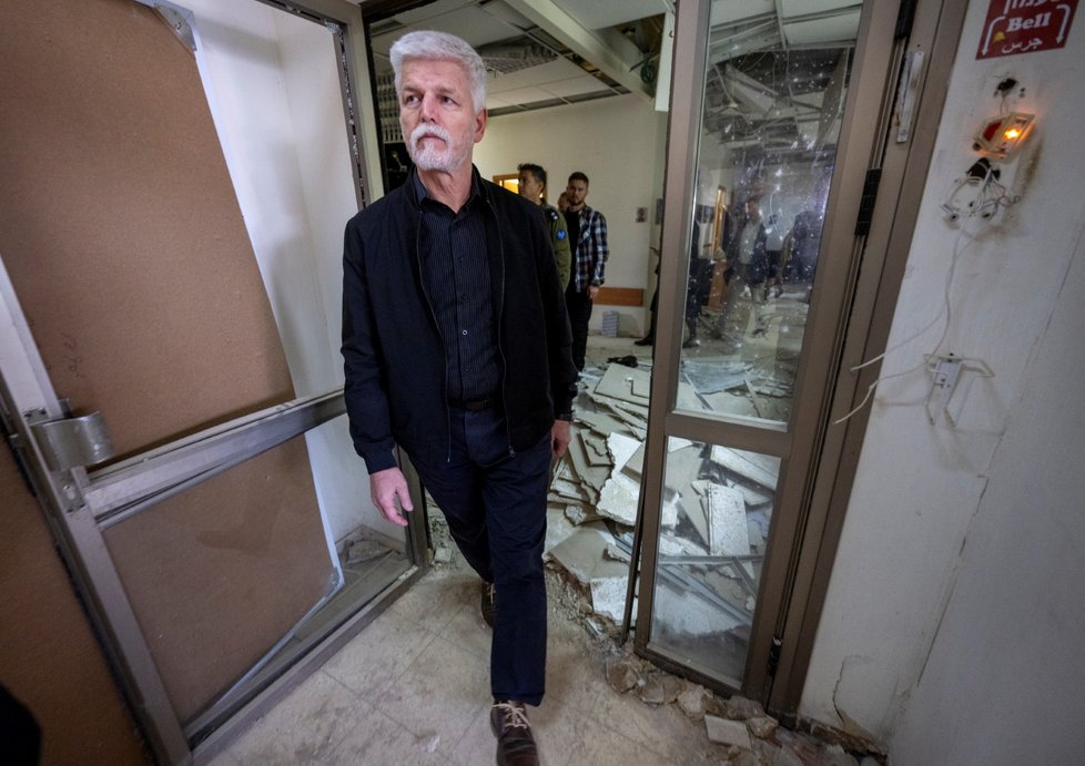 Petr Pavel na vojenské základně v Izraeli u Pásma Gazy, na kterou zaútočili teroristé z Hamásu (16.4.2024)