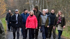 Petr Pavel s první dámou Evou v Národní přírodní rezervaci Soos (11.11.2025)