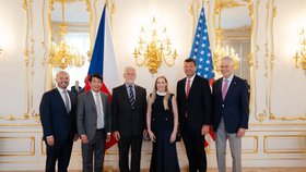 Prezident Petr Pavel na Hradě přijal členy amerického Kongresu (21.8.2026).