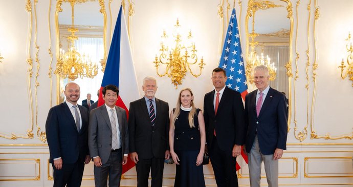 Prezident Petr Pavel na Hradě přijal členy amerického Kongresu (21.8.2026).