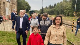 Prezident Pavel si v Kovářské prohlédl nádražní ubytování (16. 9. 2026).