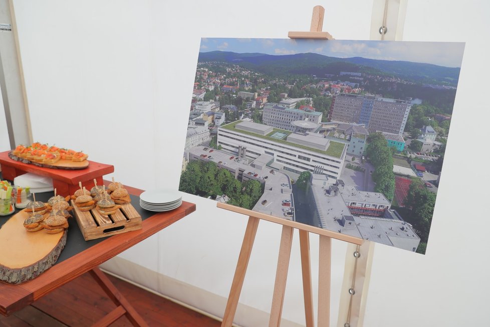 Návštěva Petra Pavla v Libereckém kraji - krajská nemocnice (26. 4. 2023)