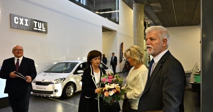 Petr Pavel s manželkou Evou v Libereckém kraji: Návštěva ústavu pro nanomateriály