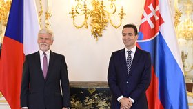 Prezident Petr Pavel a slovenský premiér Ľudovít Ódor. (4.7.2023)