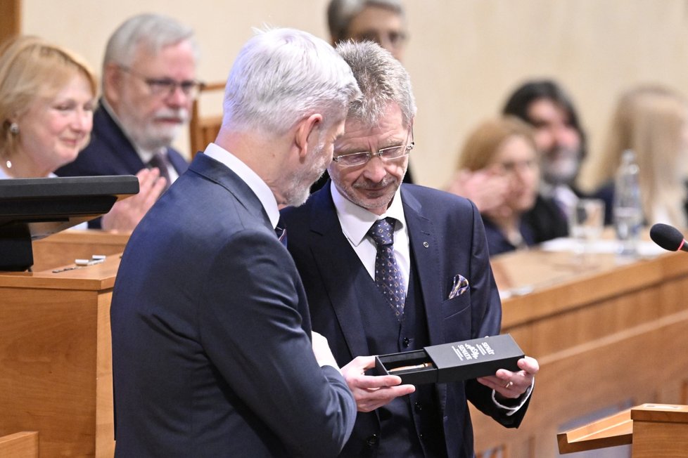 Projev prezidenta Petra Pavla v Senátu: Na snímku s předsedou Milošem Vystrčilem (30.3.2023)