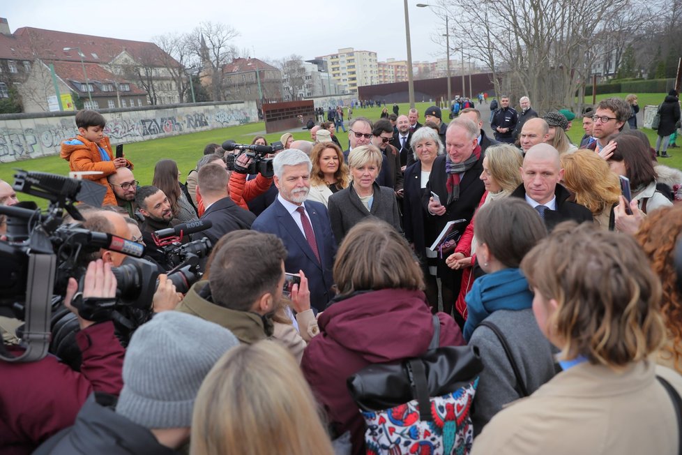 Prezident Petr Pavel na setkání s českými krajany v Berlíně u Památníku Berlínské zdi (21.3.2023)