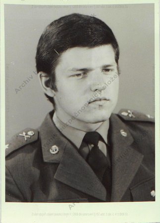Vojín Petr Pavel v době. Členem KSČ byl v letech 1985 - 1989. Přihlášku do strany si podal v roce 1983.