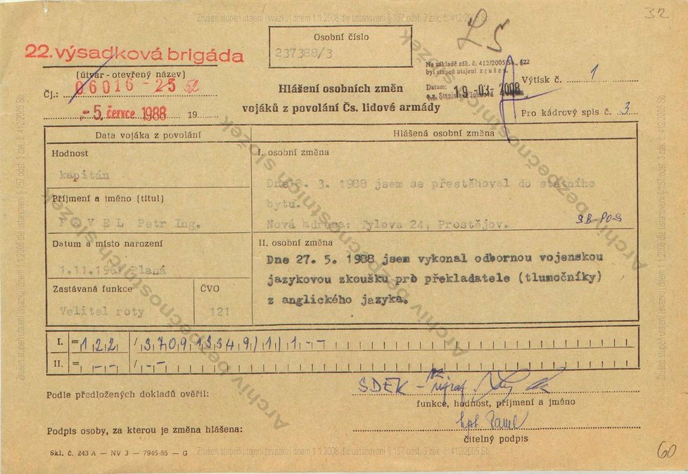 Generál Petr Pavel zveřejnil archivní dokumenty ze své minulosti na webu. Dosud byly ve vojenských archivech