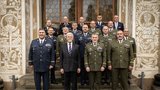 Pavel jmenoval Hlaváče generálem. Na Hradě povýšil 16 mužů včetně šéfa hasičů