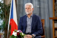 Nečekaně vyhrocená Sněmovna: Petr Pavel zasahuje kvůli „bojům“ o poplatky!